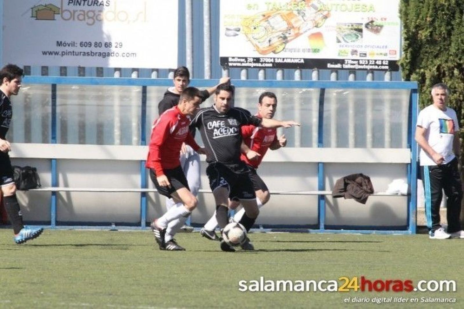 El Mesón Churrasco mantiene la presión sobre Electromecánicas Chuchi en el Isidoro Benito