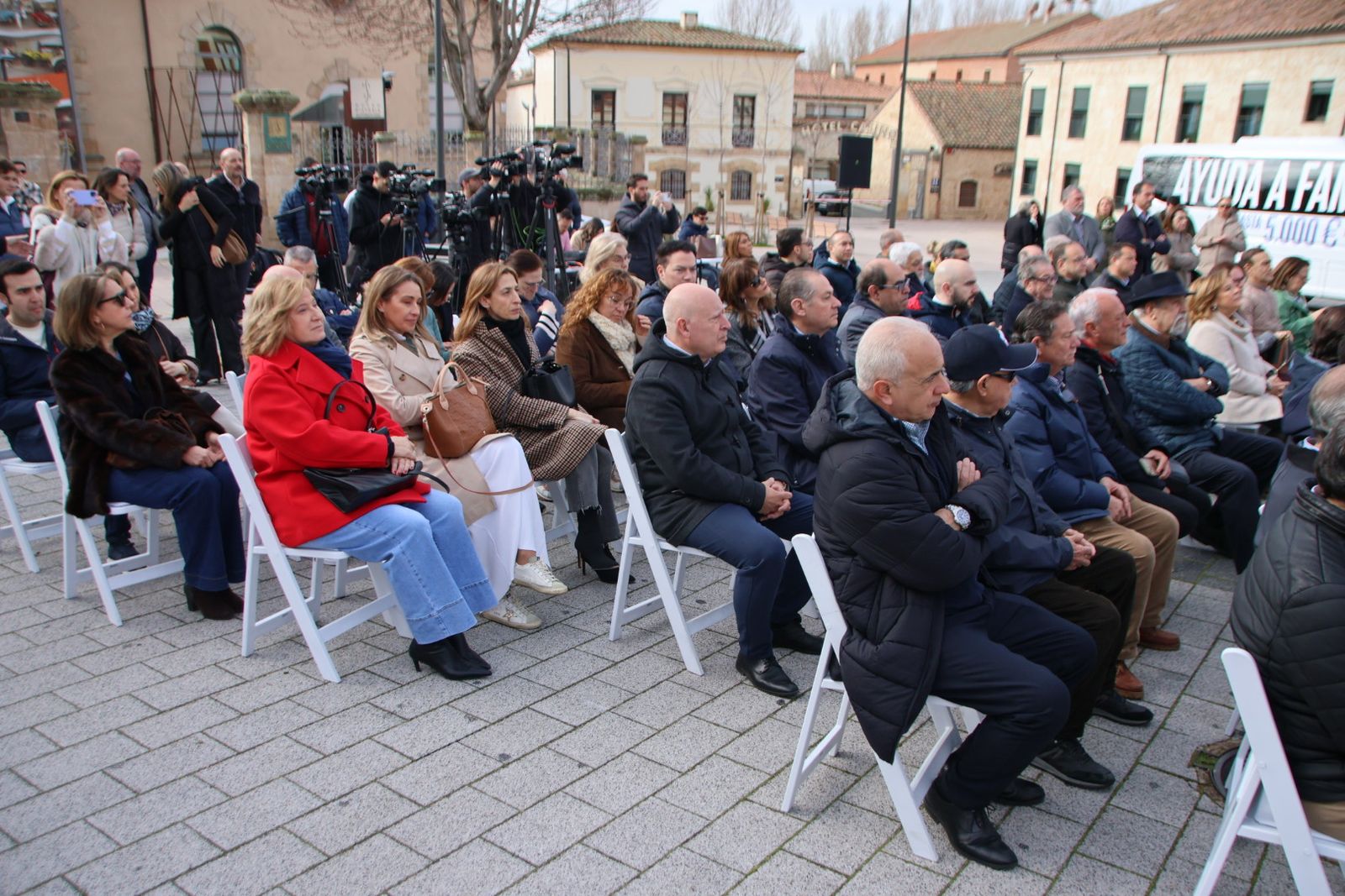 Mañueco presenta su caravana de vehículos en Salamanca