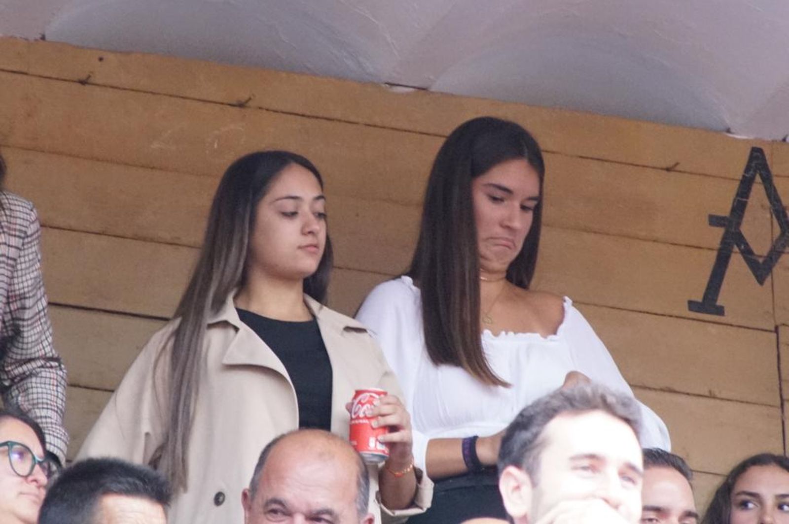 tendidos-de-la-glorieta-durante-la-corrida-de-garcia-y-olga-jimenez-30