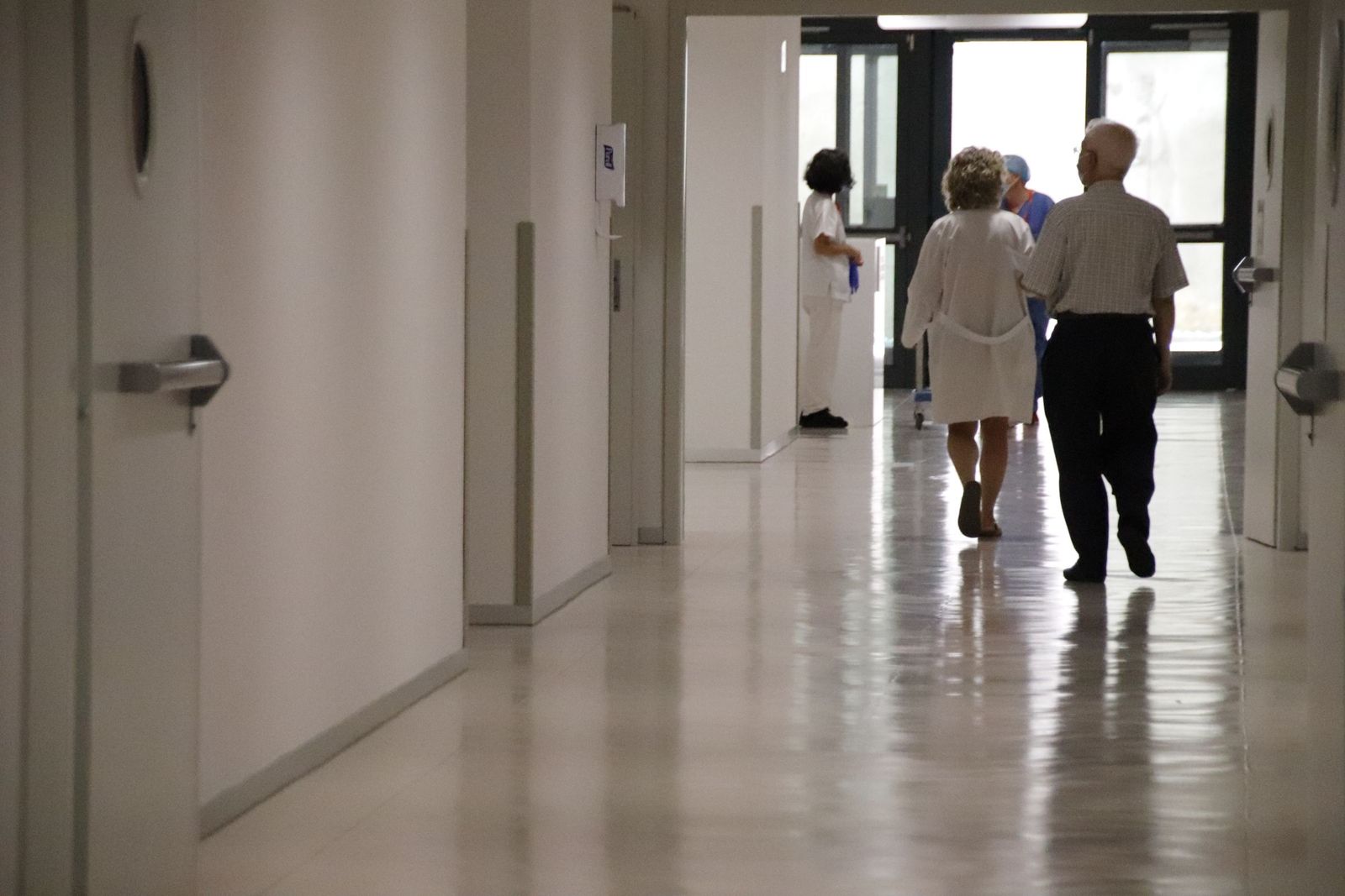 Hospital Universitario de Salamanca, médicos y pacientes. Foto de archivo
