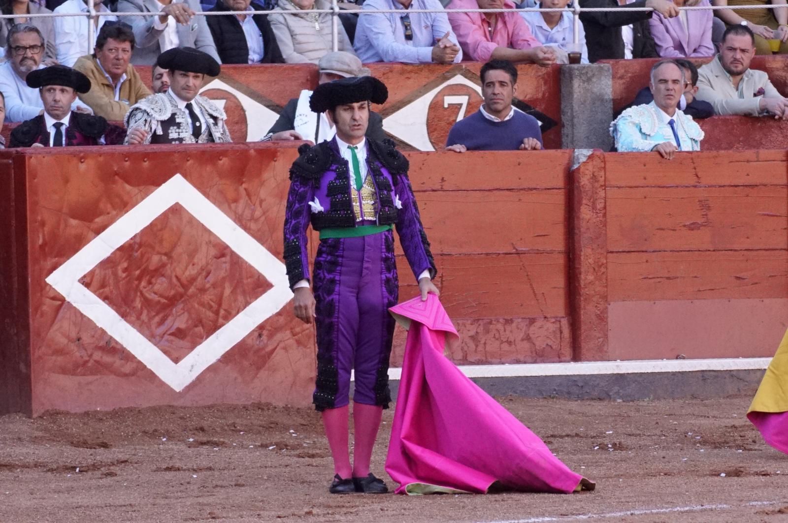 La corrida concurso para despedir la feria con Morante, Talavante y Borja Jiménez: imágenes de los mejores momentos en La Glorieta