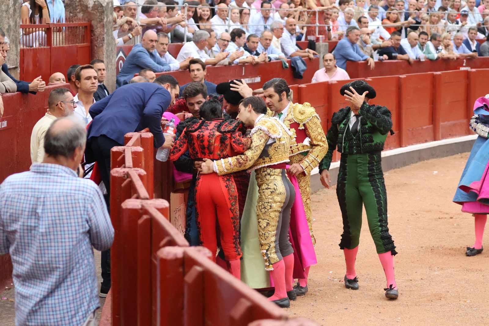 Ismael Martín, Marco Pérez y el aclamado regreso de Morante de la Puebla: su paso por La Glorieta en imágenes