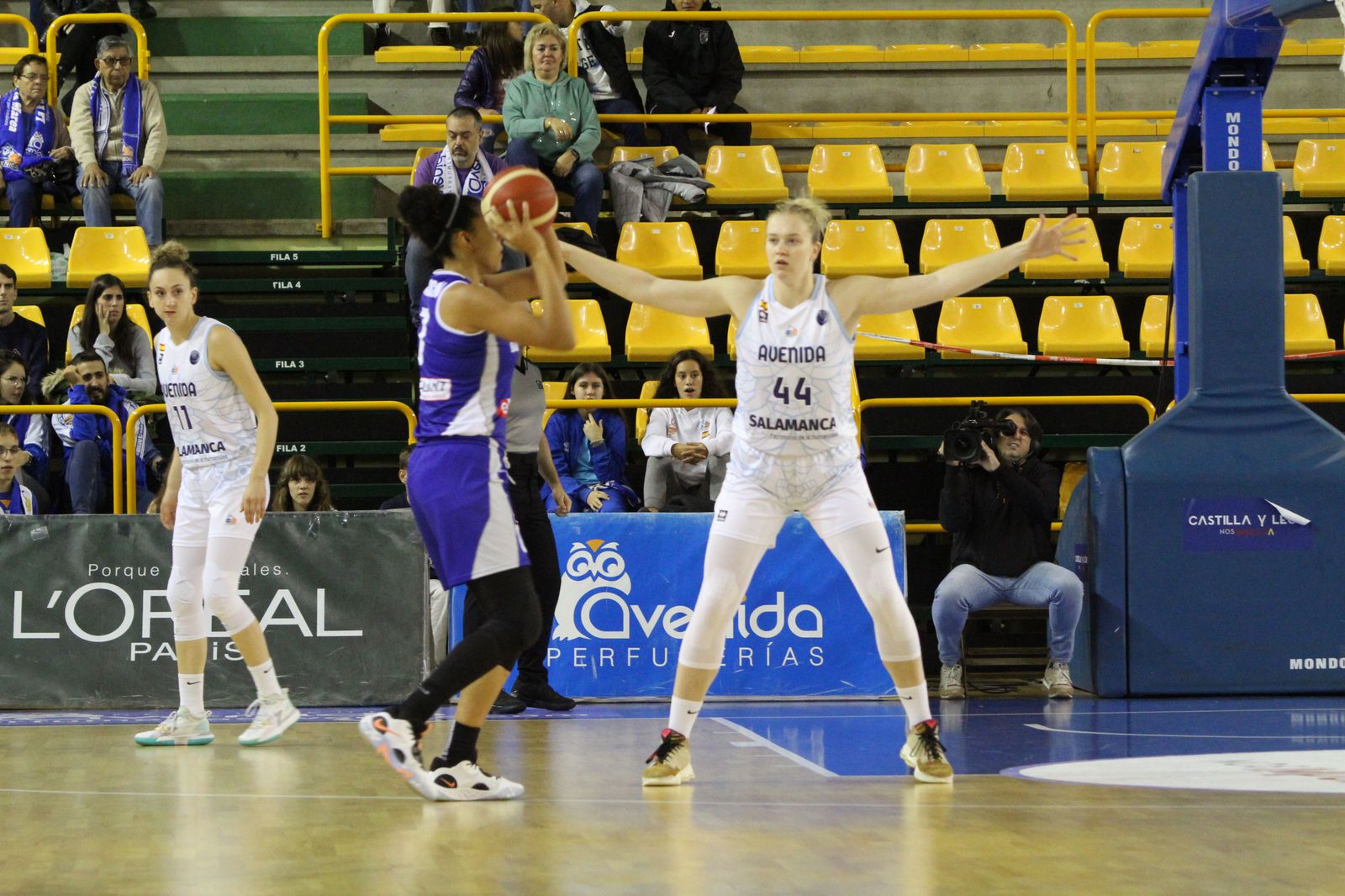 Perfumerías Avenida   Kangoeroes Mechelen (12)