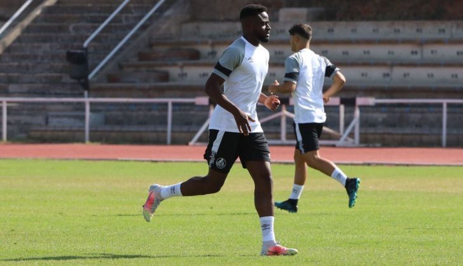 Ibra Keita, en una sesión de entrenamiento / FOTO SALAMANCA24HORAS.COM