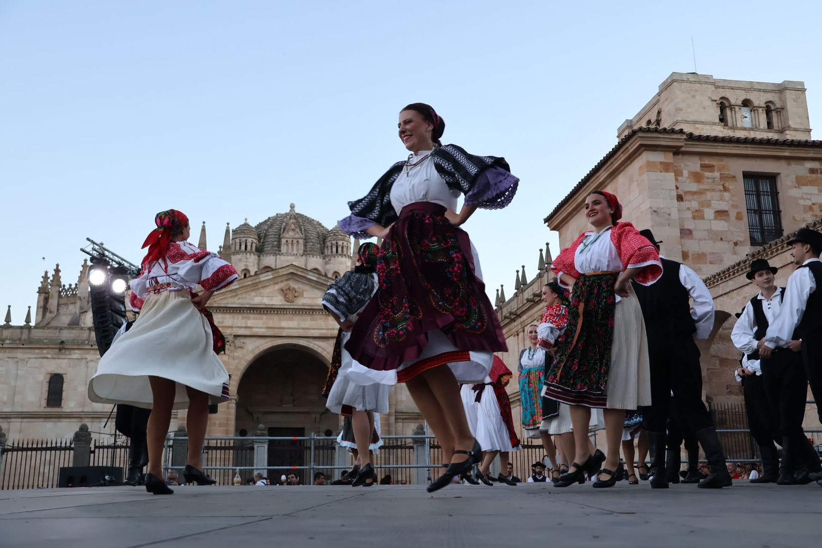 ii-gala-festival-internacional-de-folklore-25