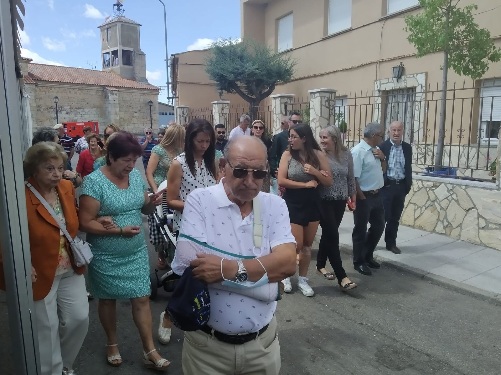 procesion-por-las-fiestas-patronales-en-valdelosa-7