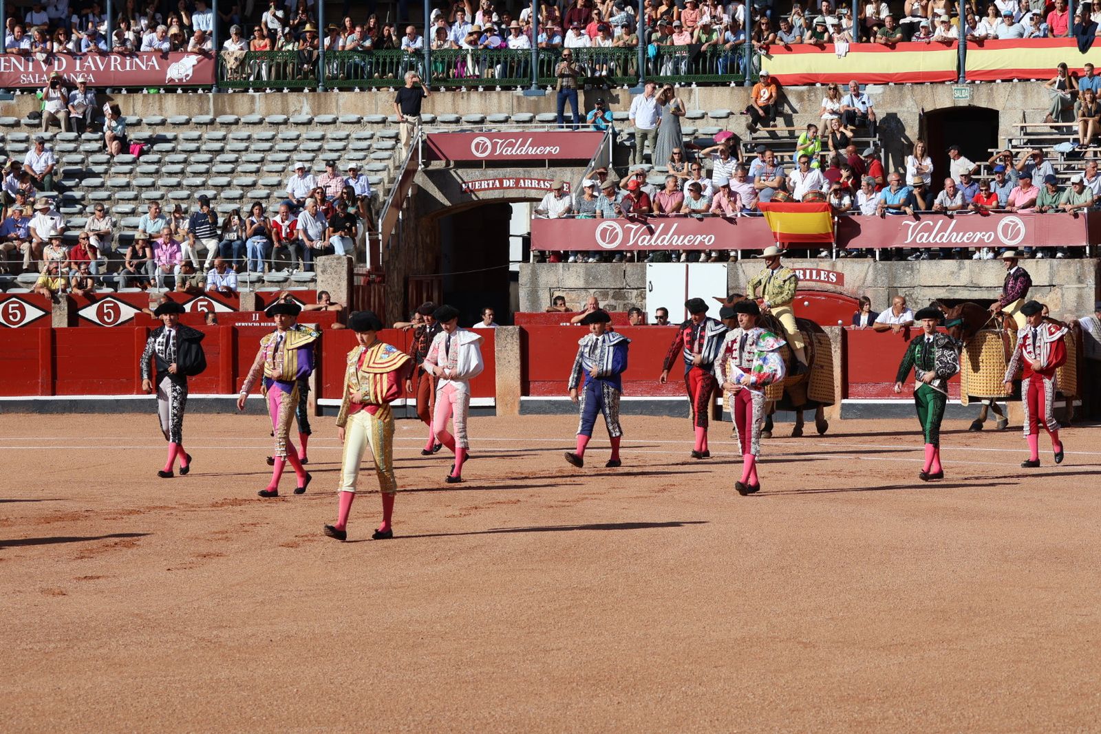 La Glorieta revive el aroma de la feria taurina con el primer festejo: Lea Vicens, Raquel Martín y Olga Casado