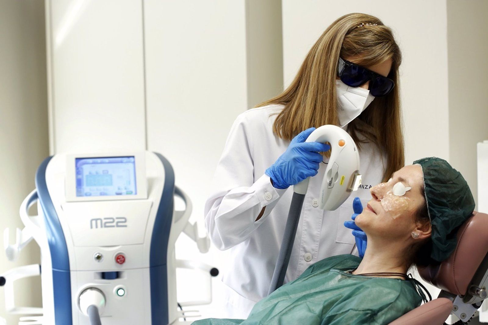 Las enfermedades dermatológicas pueden desencadenar sequedad ocular