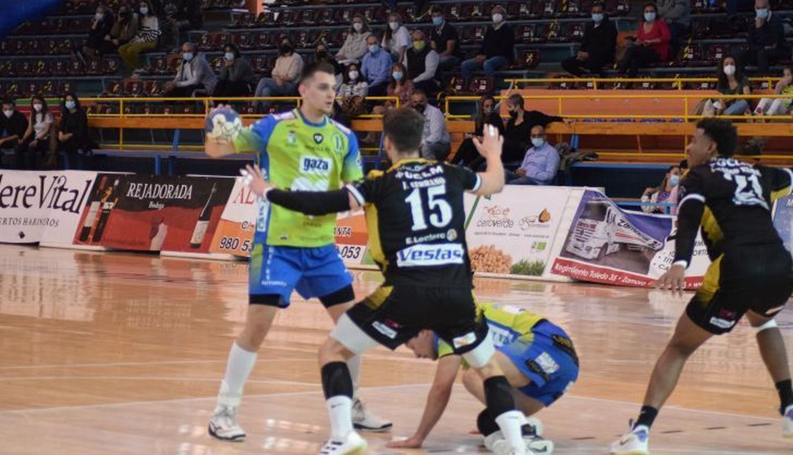 Nacho López en una jugada de ataque