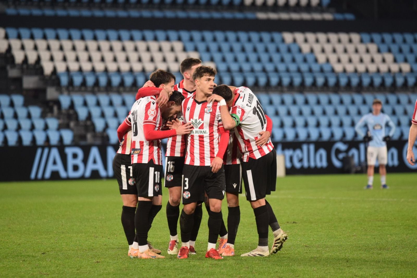 Los jugadores del Zamora CF celebran uno de los tantos