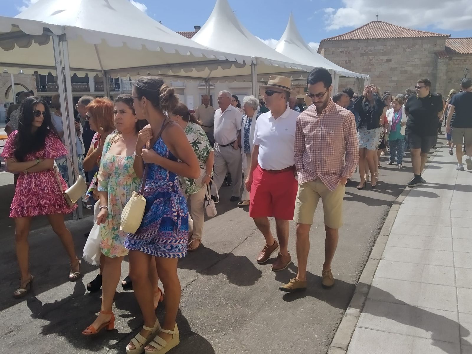 procesion-por-las-fiestas-patronales-en-valdelosa-16