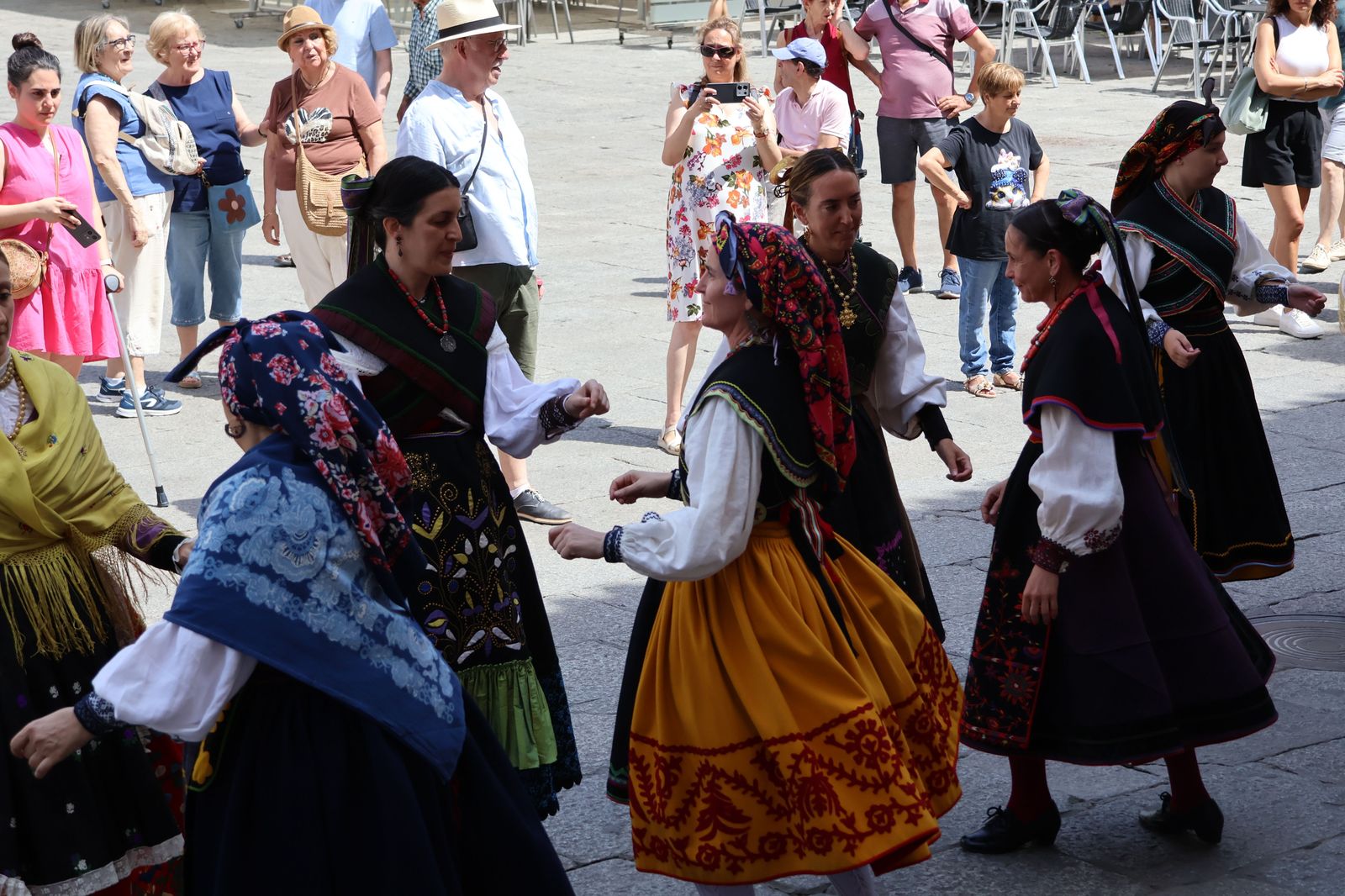 grupo-bajo-duero-en-la-xxxii-muestra-de-folklore-17