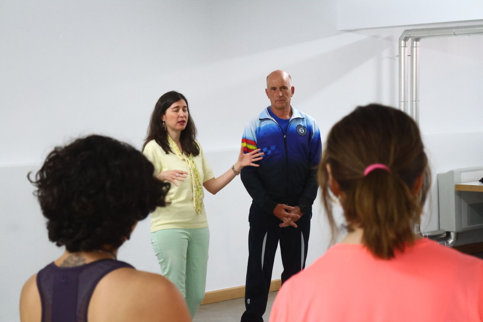 Primer taller de autodefensa en el Centro de Participación Luis Vives