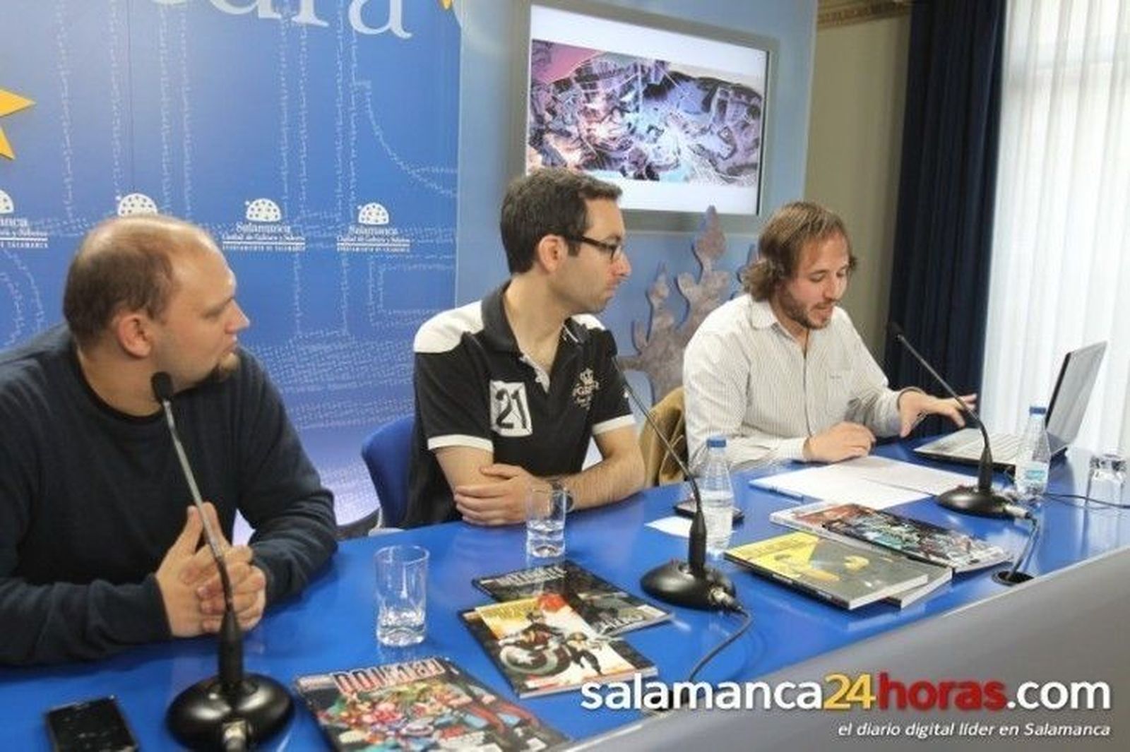 Diego Matos recopila 'El Universo definitivo' de los cómics