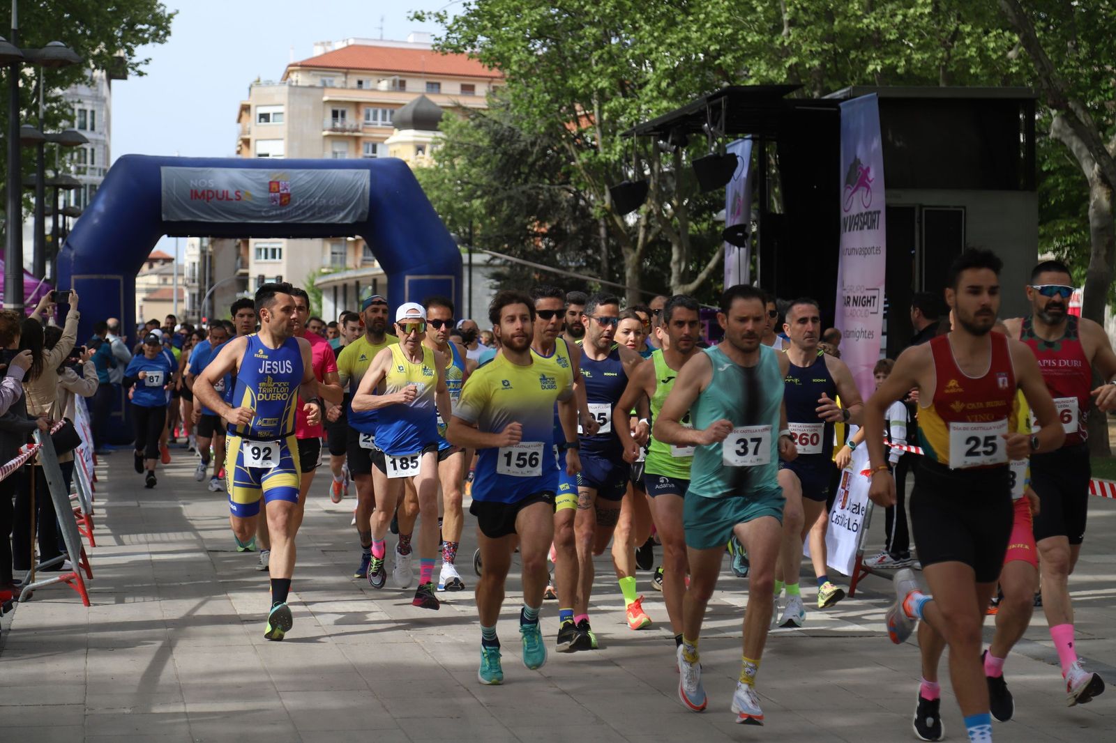 Carrera y marcha por el Día de Castilla y León en Zamora