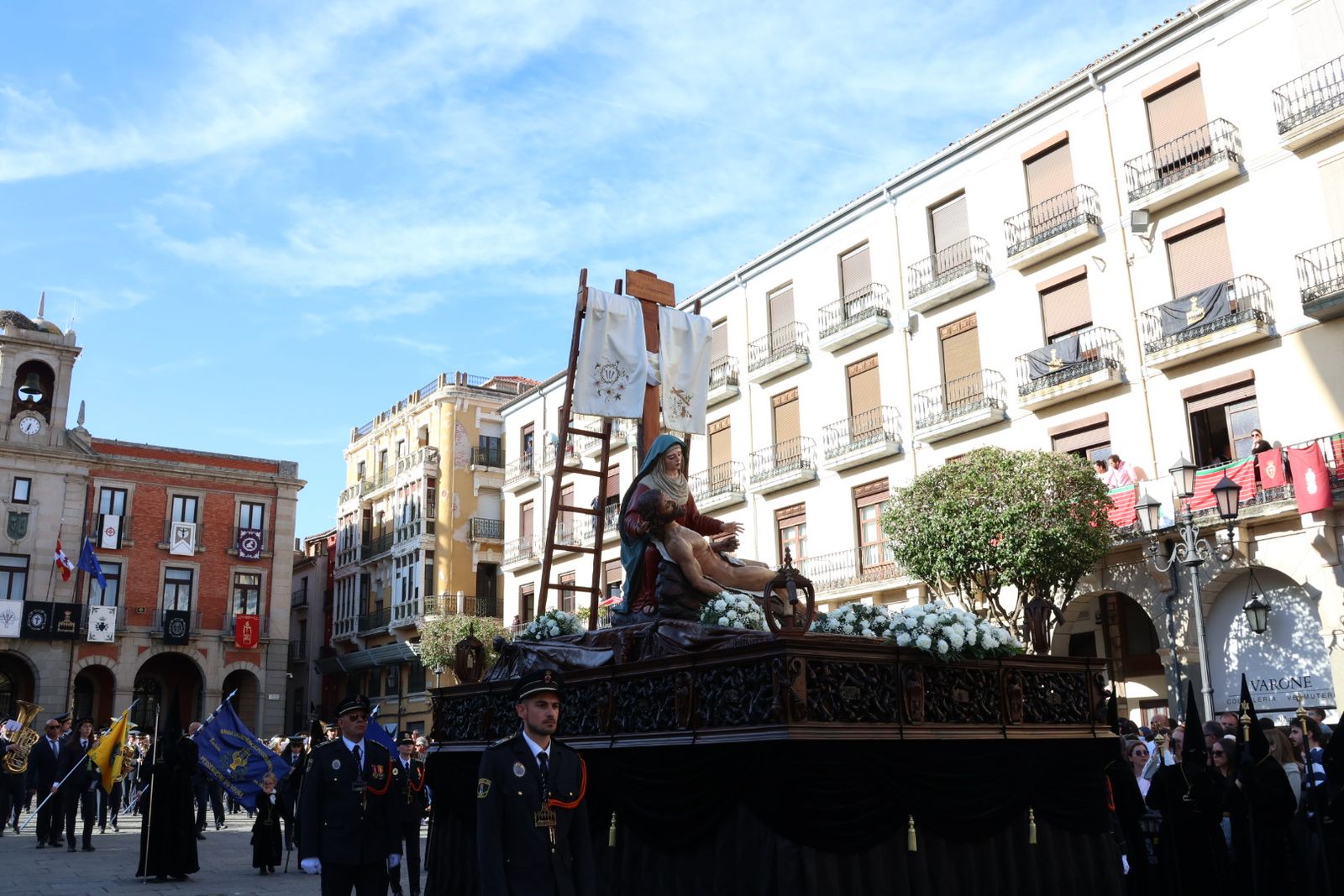 GALERÍA | Revive en imágenes la procesión del Santo Entierro
