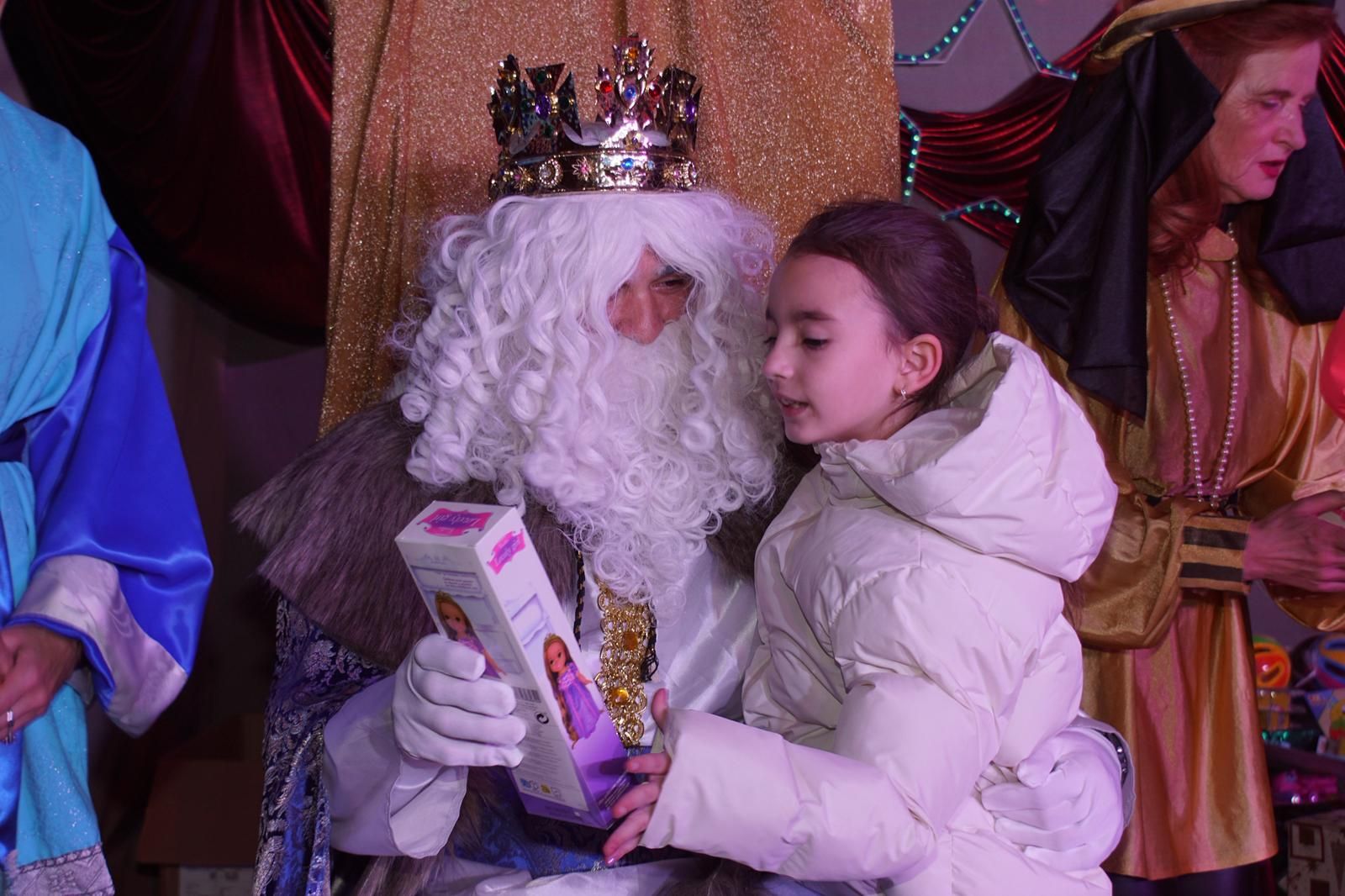 Los Reyes Magos reciben las cartas de los niños de El Encinar