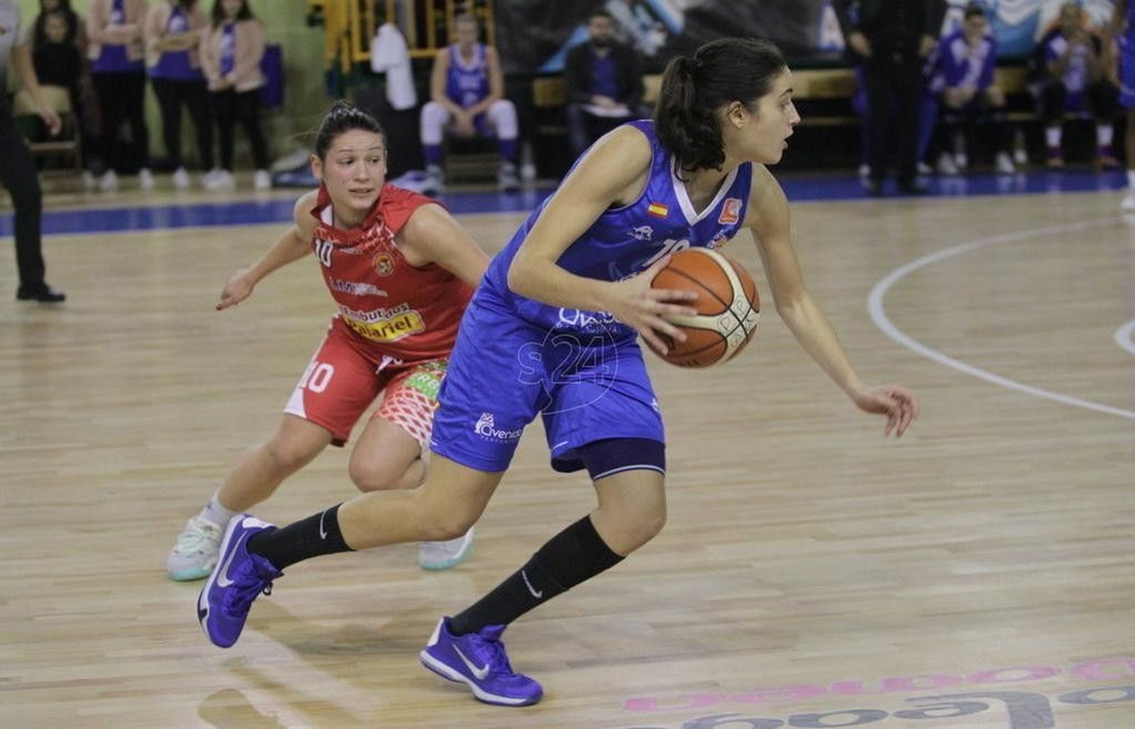 Salvadores asume galones en Perfumerías Avenida