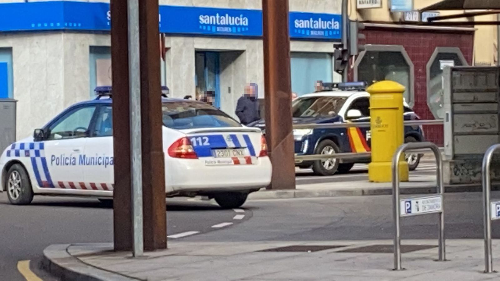 Efectivos en el lugar de los hechos (2)