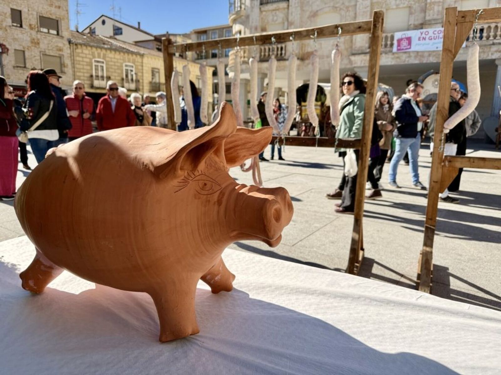 Fiesta del Mondongo en Guijuelo, elaboración de chorizos y degustación. Ayuntamiento de Guijuelo Fiesta del Mondongo en Guijuelo, elaboración de chorizos y degustación. Ayuntamiento de Guijuelo