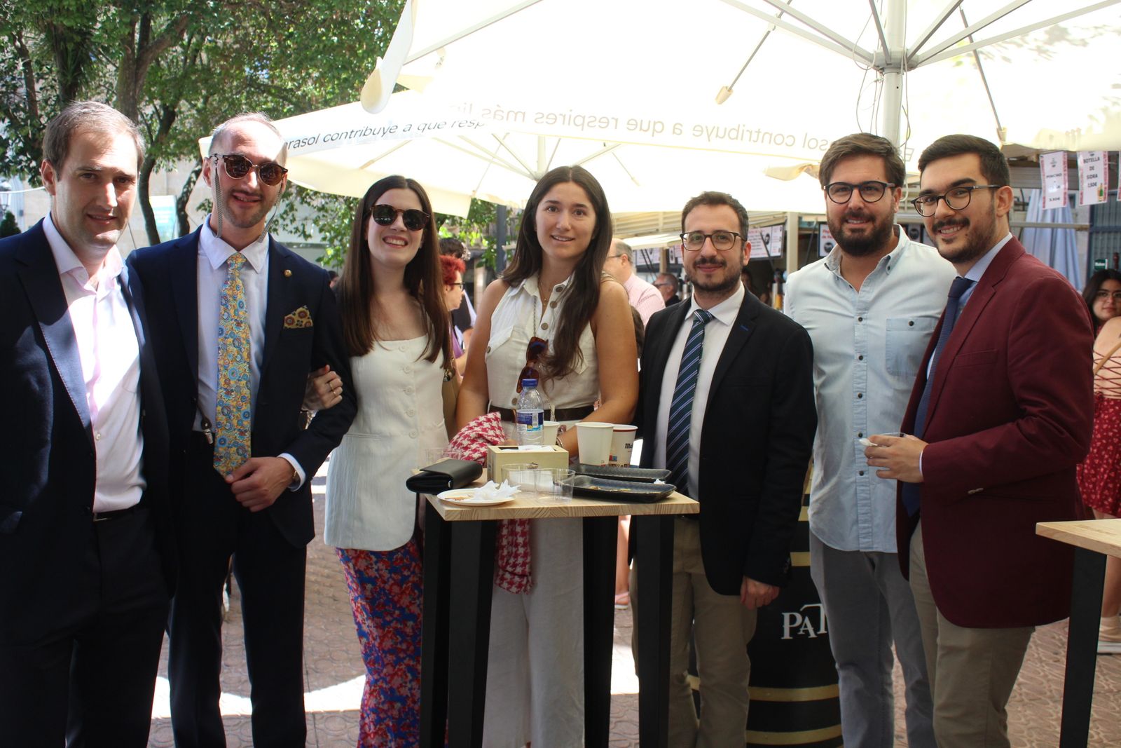 Ambiente en la Feria de Día en el mediodía de este