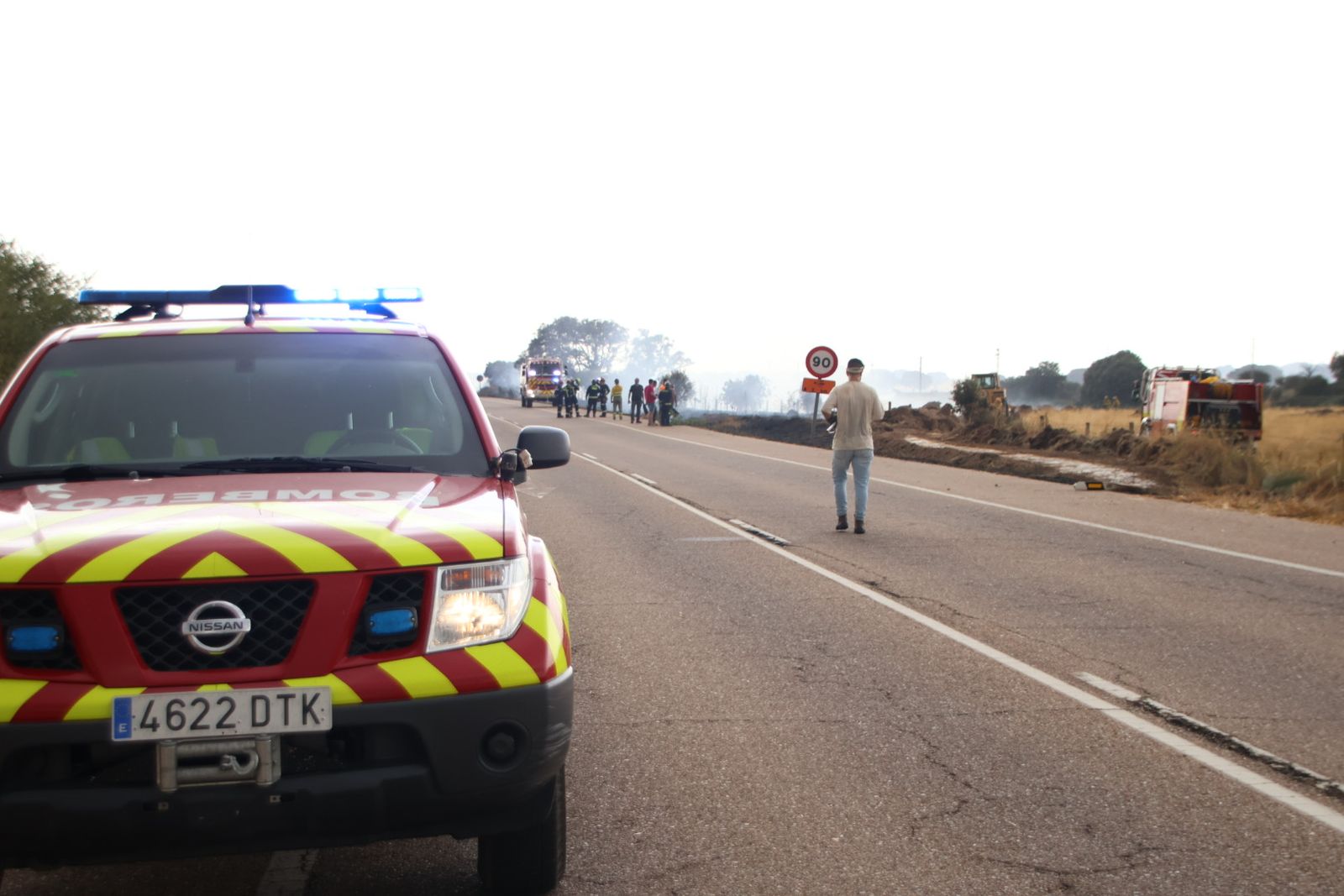Un incendio de nivel 2 afecta al entorno rural de Martín de Yeltes