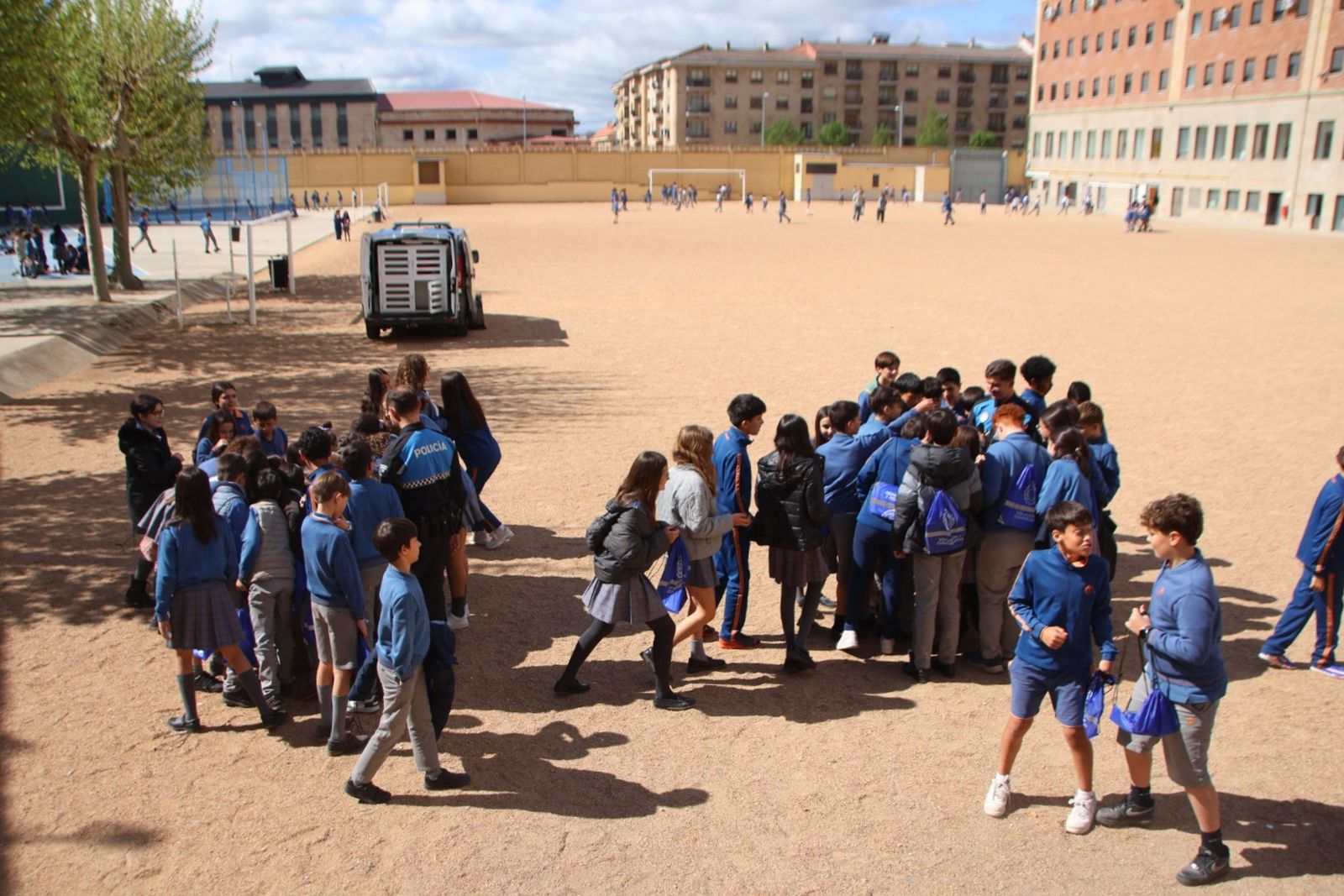 Reportaje perros Policía Local "semillas de conciencia"