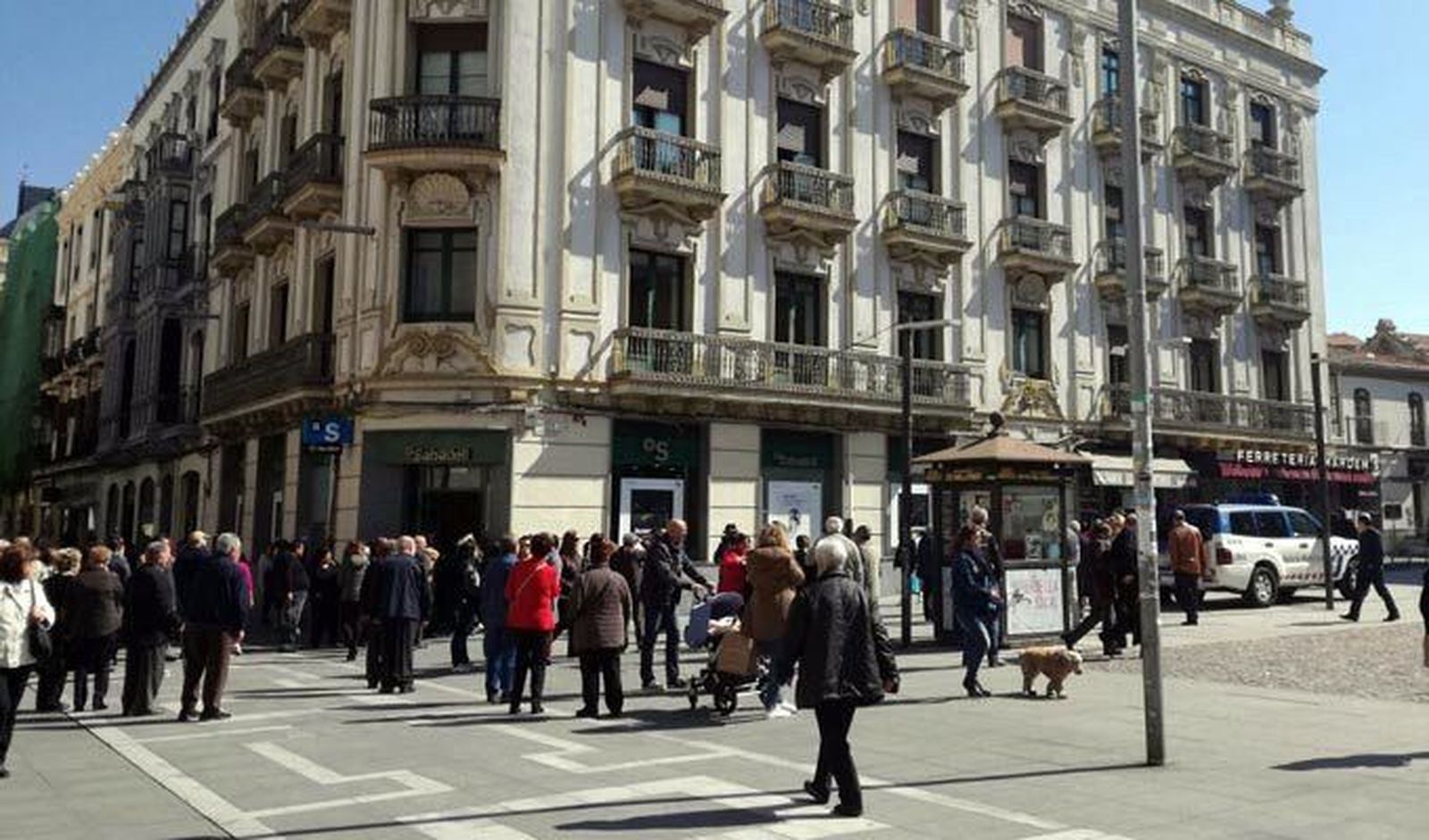 Revuelo en Santa Clara por una pelea con palos y cintos entre personas de avanzada edad Revuelo en Santa Clara por una pelea con palos y cintos entre personas de avanzada edad