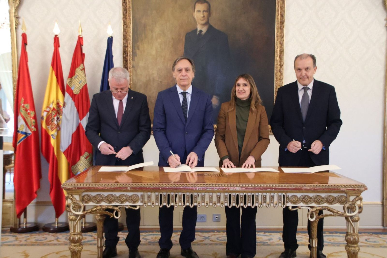 Firma del acuerdo para la puesta en marcha de la Casa de la Ciencia del CSIC ‘María la Brava’