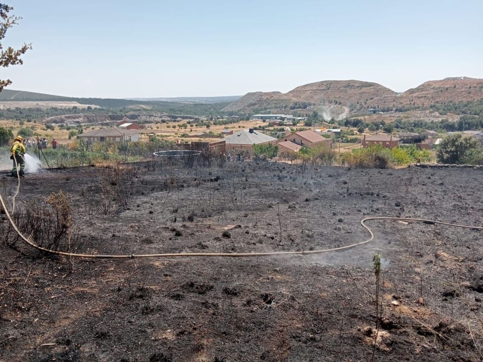 Controlado un incendio periurbano en Zamora tras calcinar casi 1000 metros de maleza