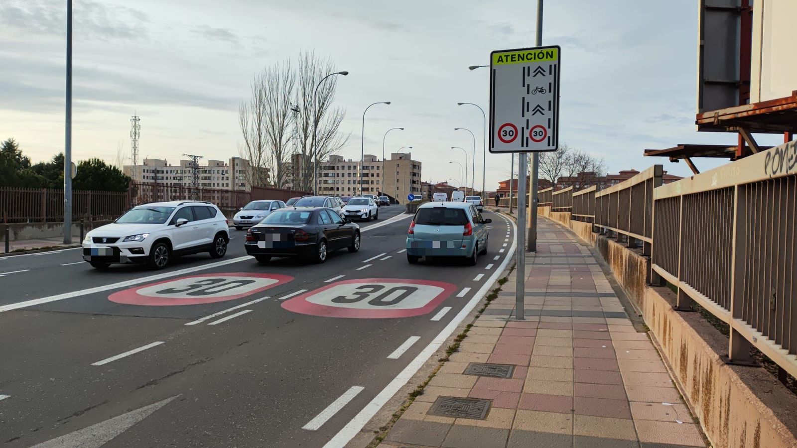 Nuevo ciclocarril en el tramo de la calle Río Miño. Nuevo ciclocarril en el tramo de la calle Río Miño.