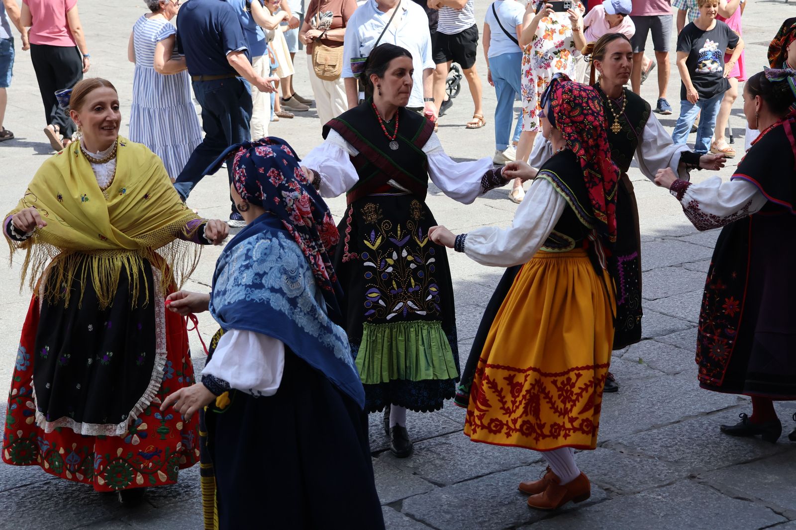 grupo-bajo-duero-en-la-xxxii-muestra-de-folklore-20