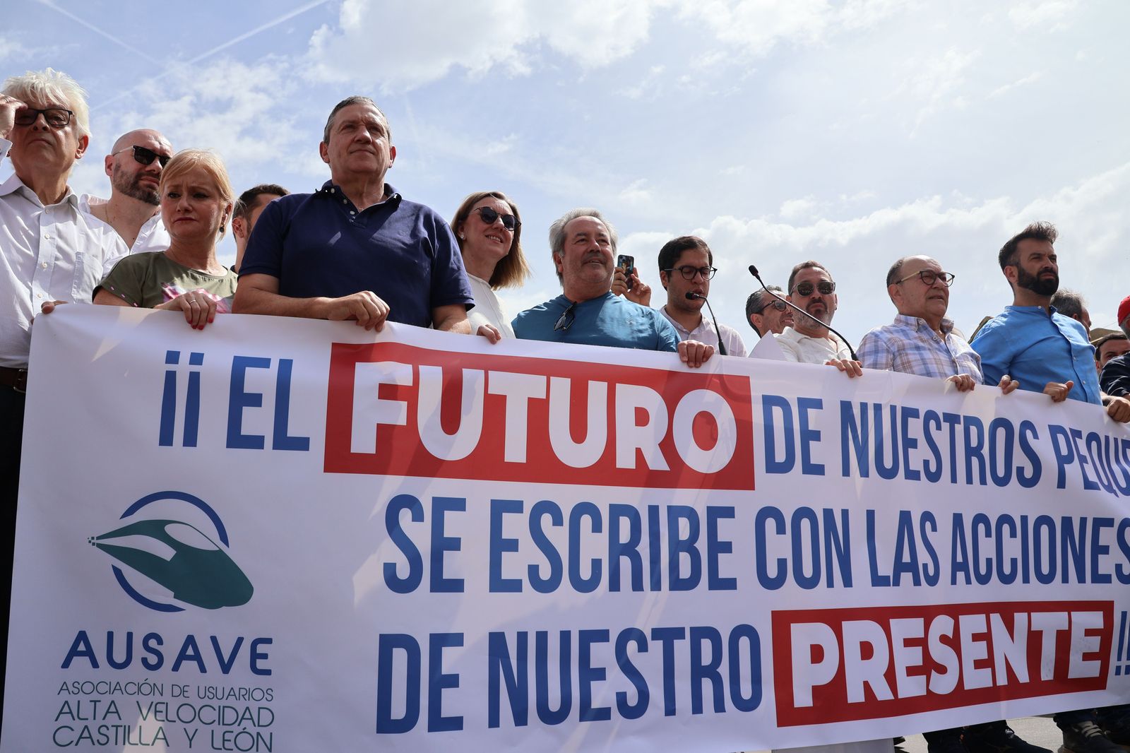 manifestacion-contra-la-perida-de-servicios-de-ave-52