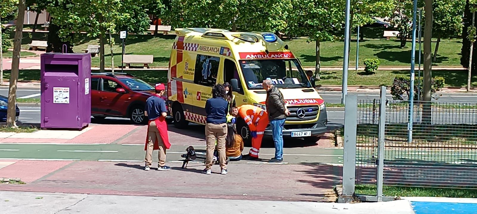 Un turismo atropella a un patinete en Alfonso XI (5).jpeg