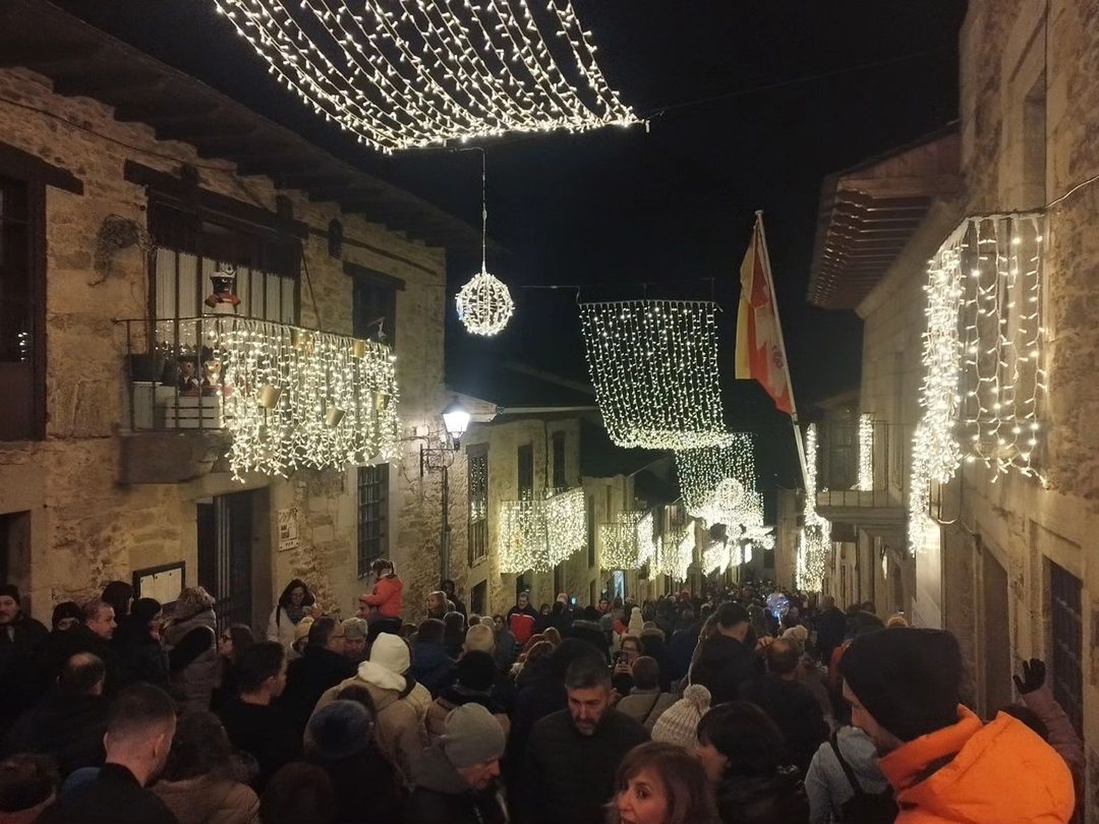 Encendido de la iluminación navideña en Puebla de Sanabria 5