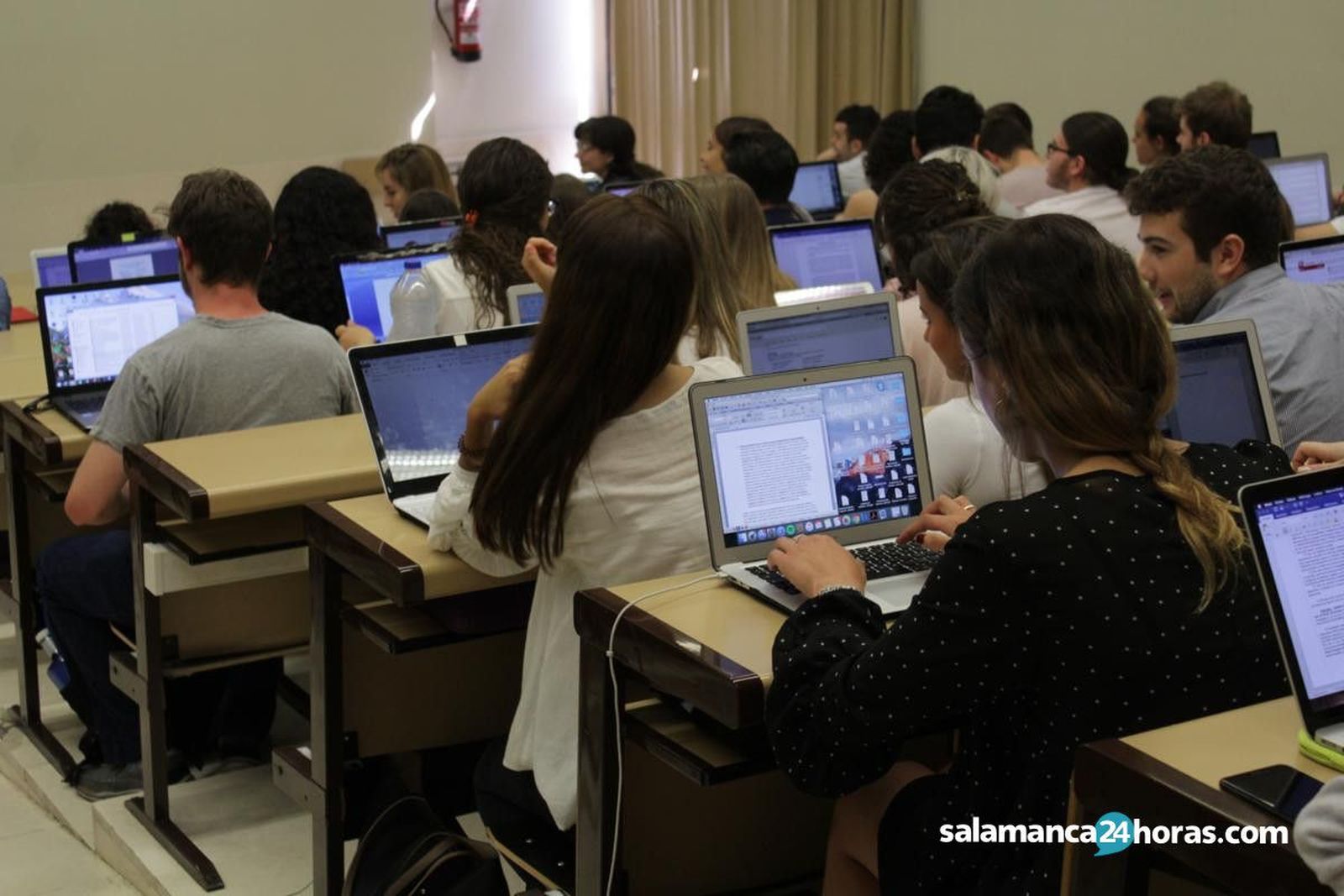 Estudiantes derecho juez ruz (10)