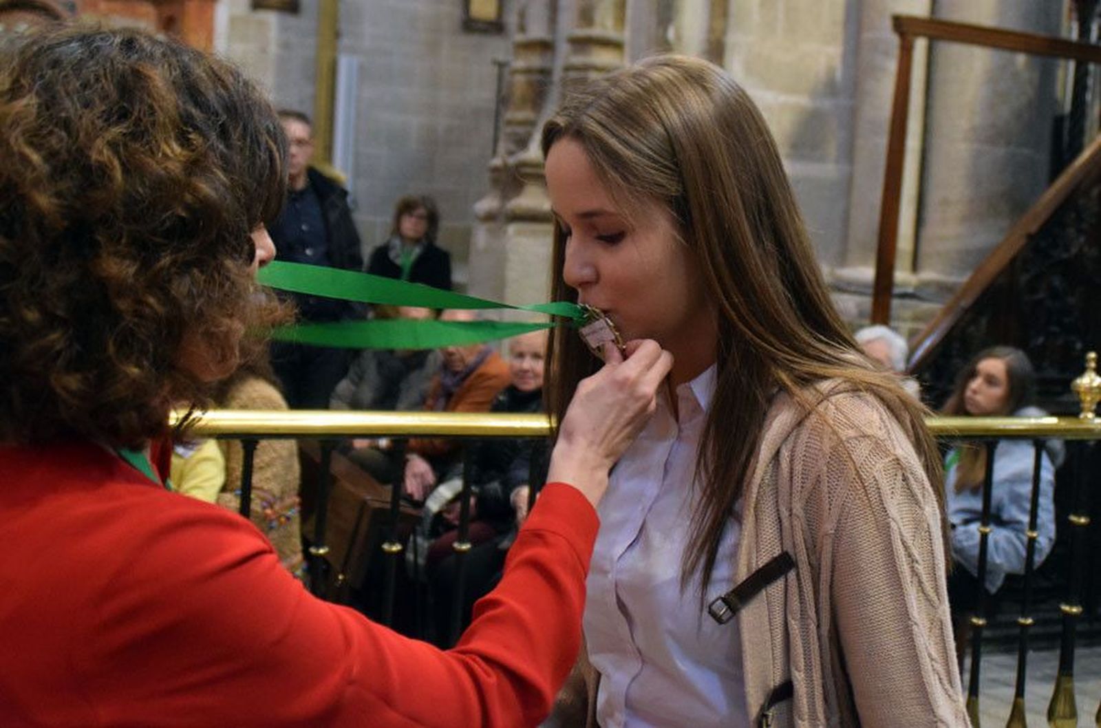 Esperanza entrada hermanos