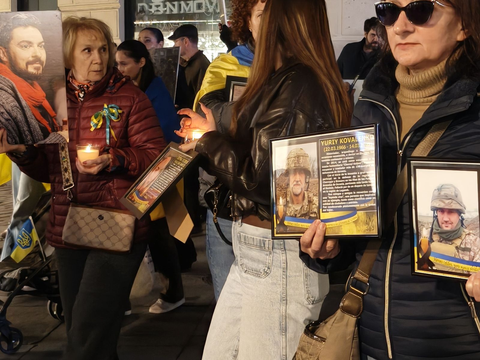 La Asociación de Ucranianos de Salamanca recorre la calles de la capital