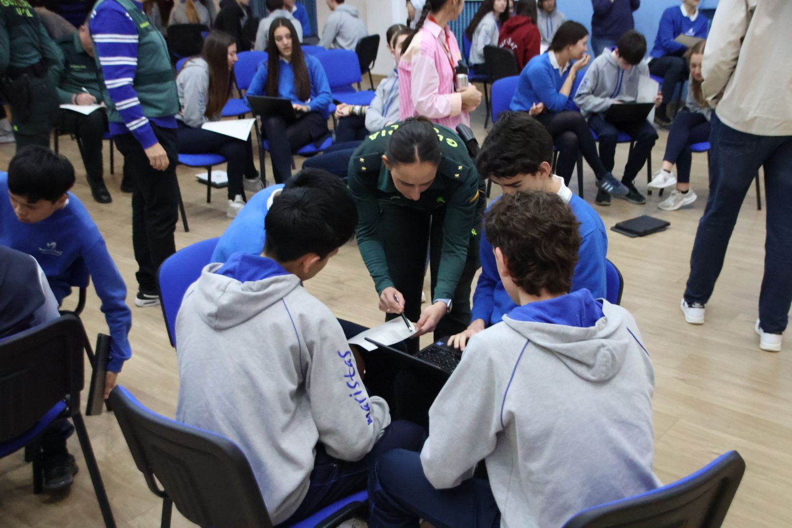 Reportaje ciberliga con Guardia Civil en Maristas