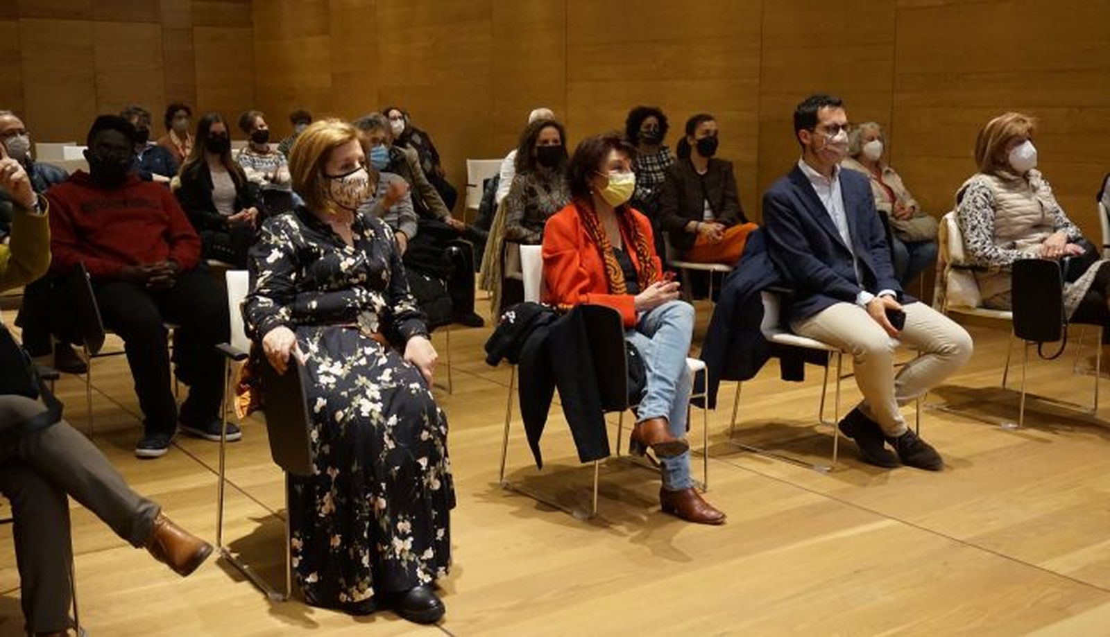 Asistentes a la presentación del Museo Virtual de la Mujer Combatiente
