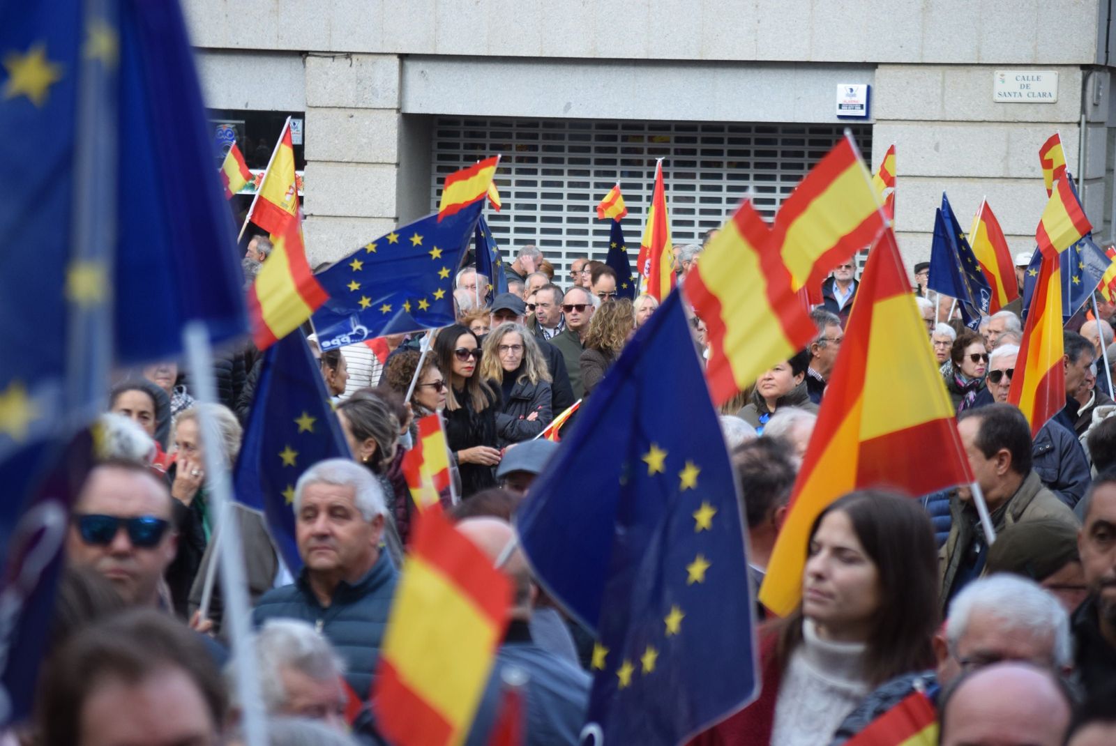 concentracion-del-pp-contra-la-amnistia-26