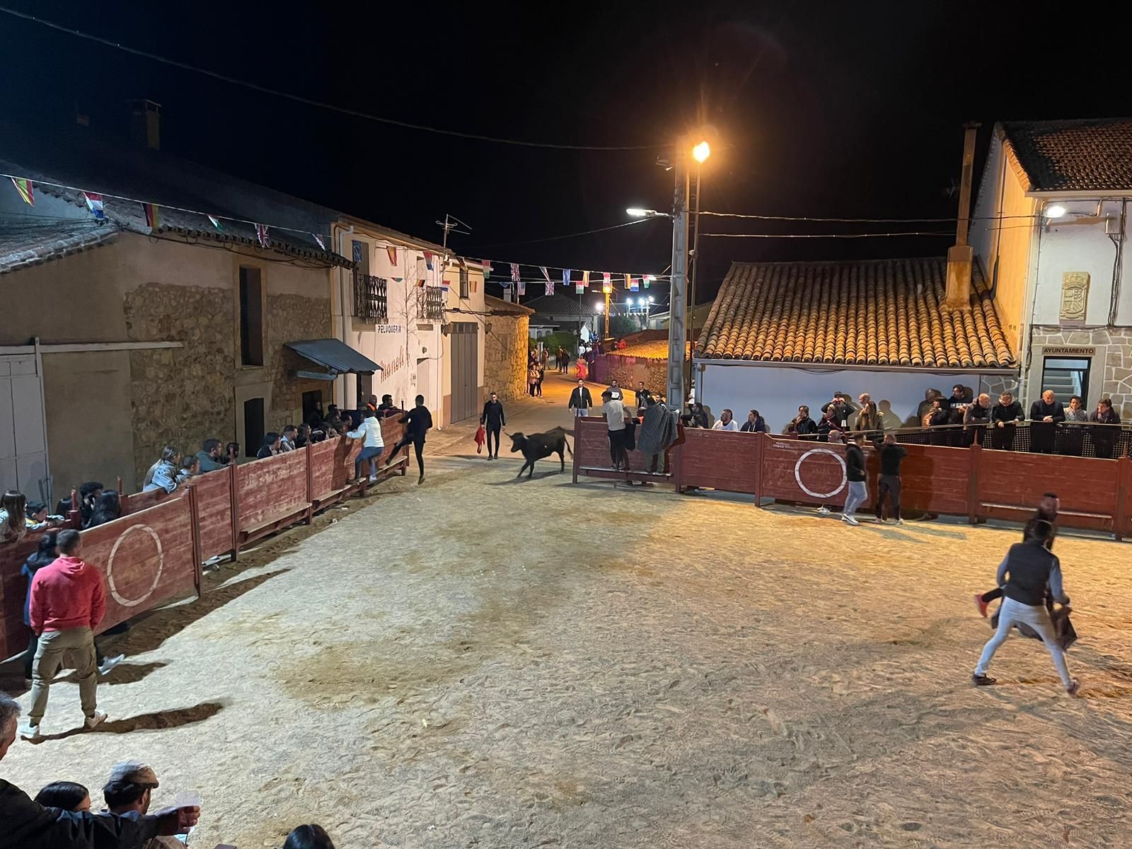 suelta-nocturna-de-vaquillas-en-cabrillas-11