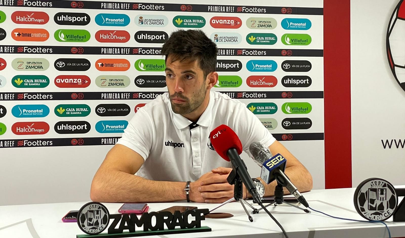 Jon Villanueva en rueda de prensa