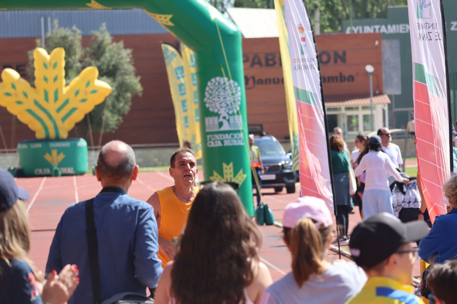 GALERÍA | Revive en imágenes la llegada a meta de los atletas en la Media Maratón de Zamora