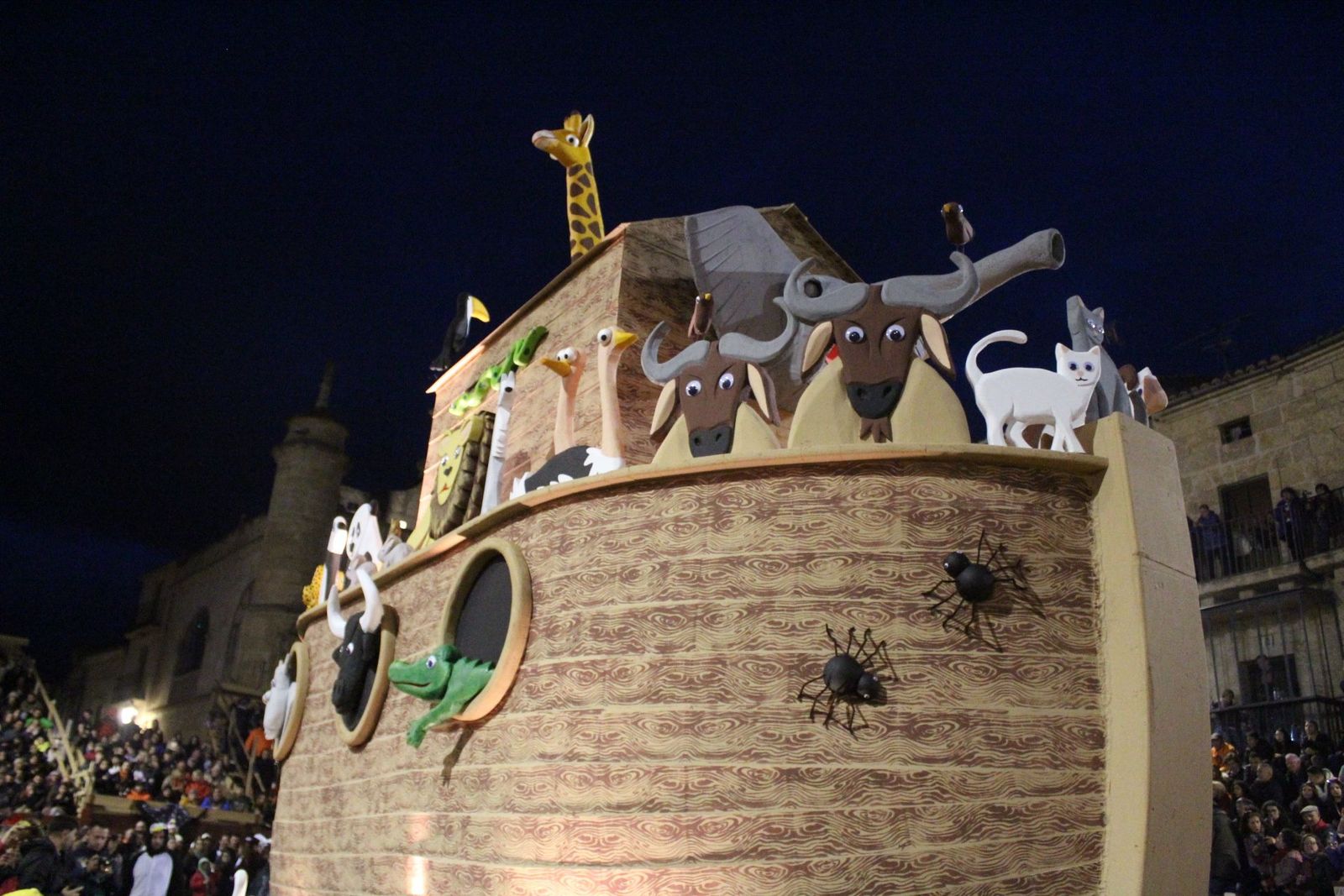 Desfile de carrozas en el Carnaval del Toro de Ciudad Rodrigo 2024