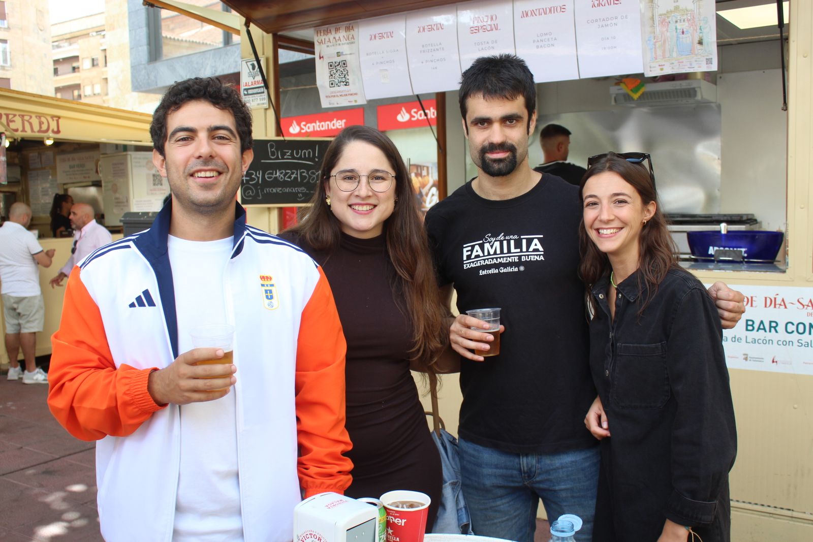 Ambiente en la Feria de Día en el mediodía de este sábado