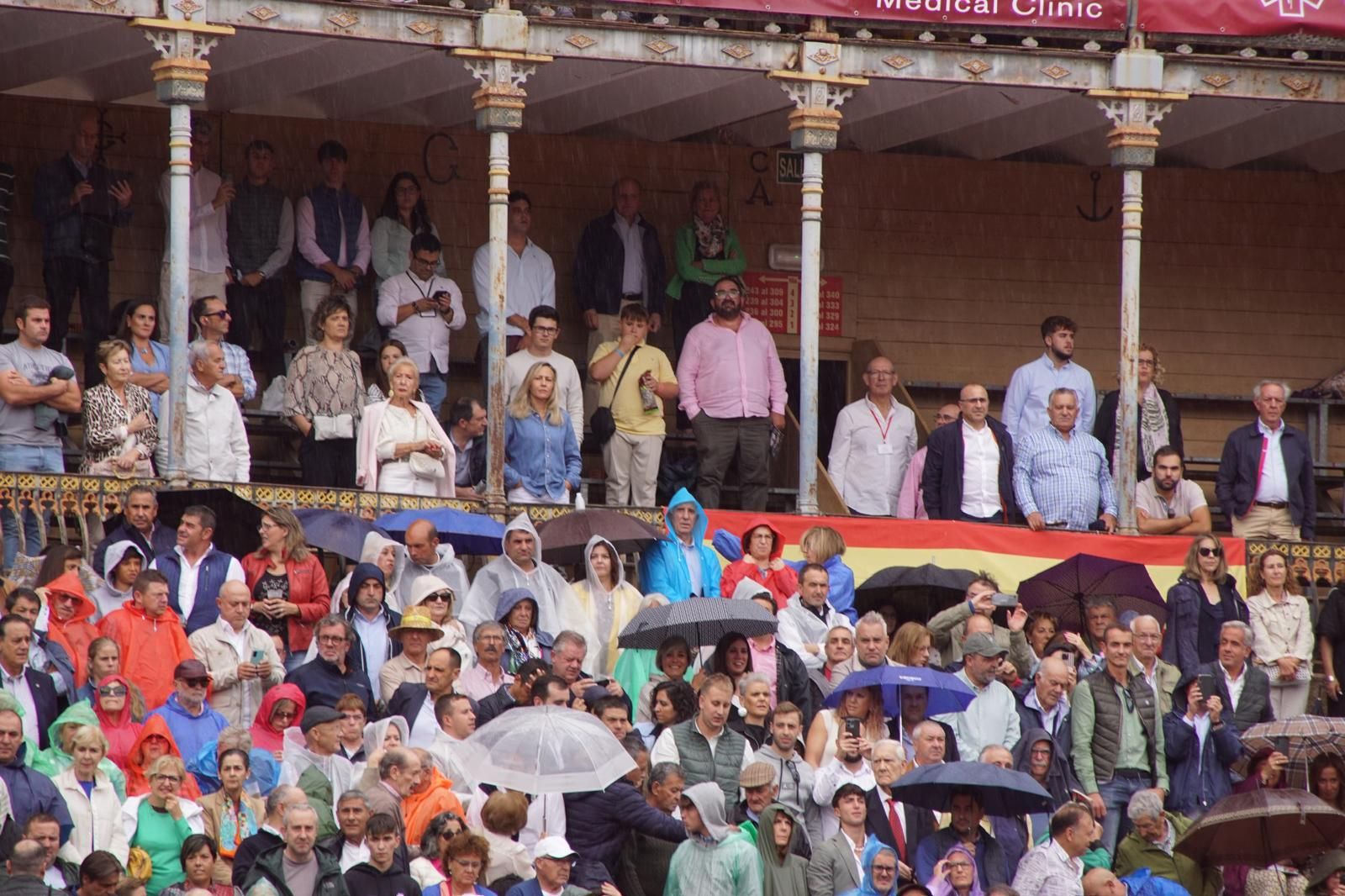 resumen-fotografico-del-ambiente-en-los-tendidos-de-la-glorieta-durante-la-corrida-de-garcigrande-20-de-septiembre-de-2024-foto-juanes-60