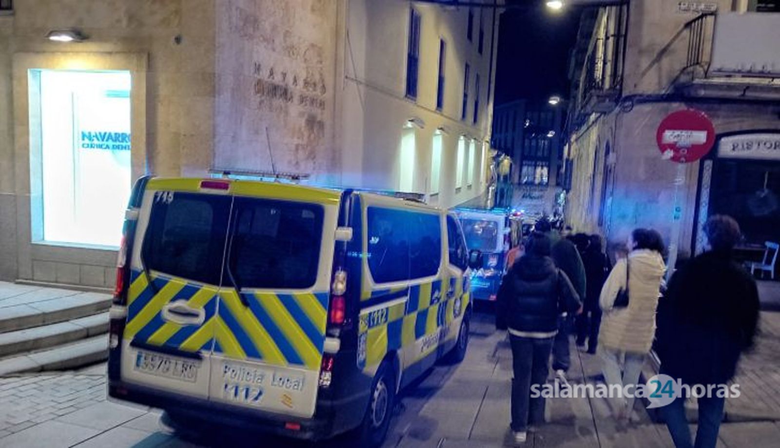 Pelea multitudinaria entre la calle Gran Vía y Varillas. Fotos S24H