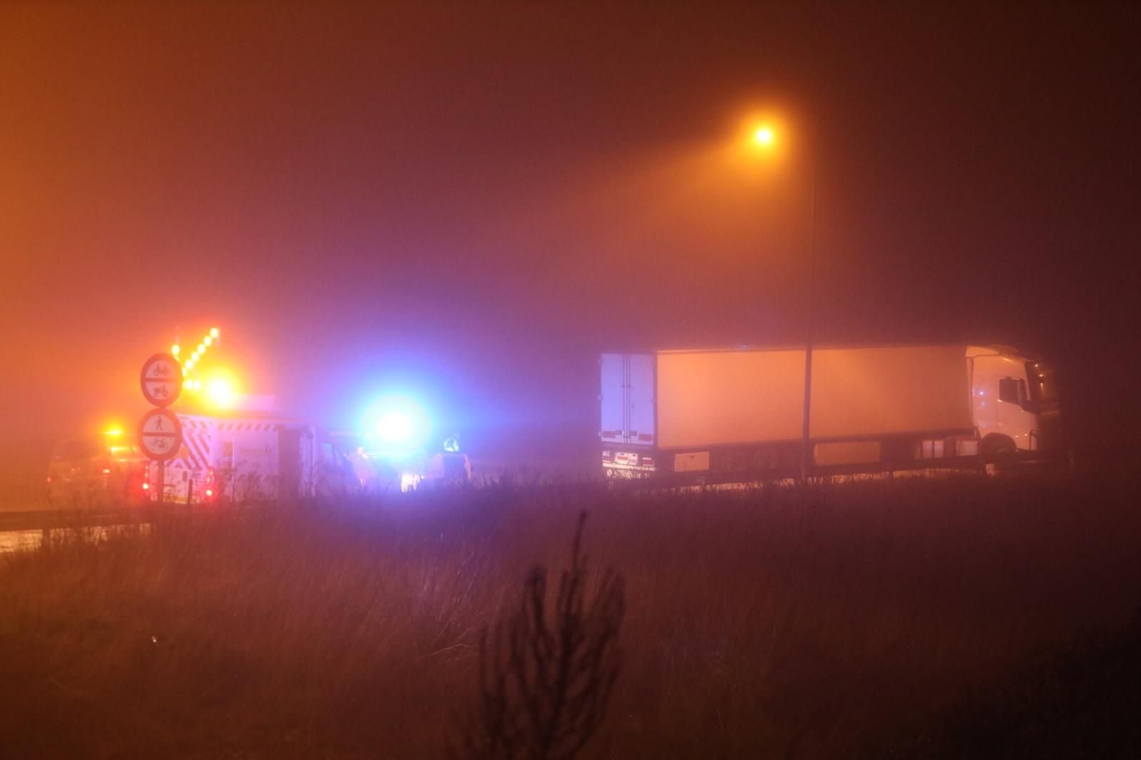 Camión accidentado en la glorieta de Buenos Aires