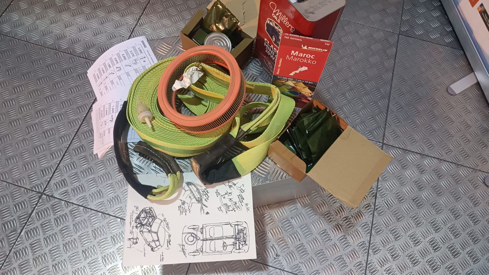 Proyecto educativo 'De la Sierra al Desierto' con un Morris Mini 850 L